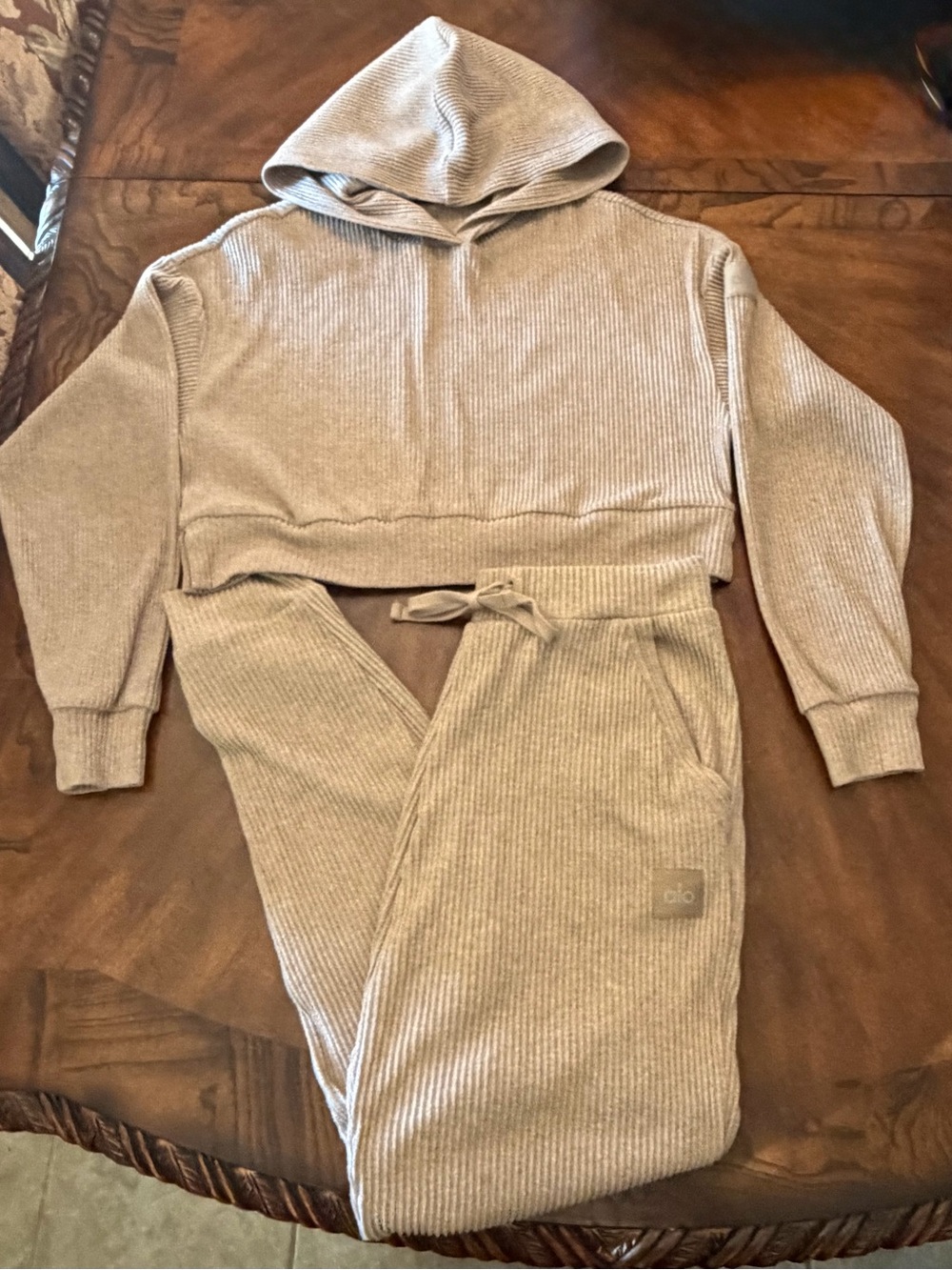 ALO Yoga Muse Hoodie & Sweatpant Set Heather Gravel S/M - Picture 14 of 14